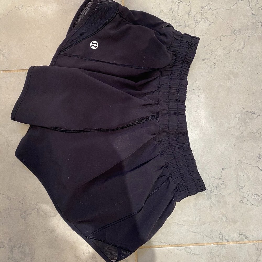 Lululemon Hotty Hot Shorts 2.5"